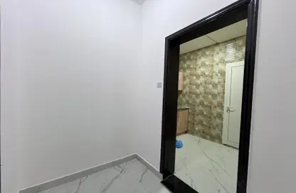 Apartment - 1 Bathroom for rent in Al Nahyan - Abu Dhabi