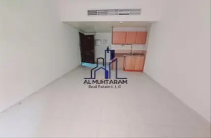 Apartment - Studio - 1 Bathroom for rent in Sohool Building - Al Butina - Sharjah