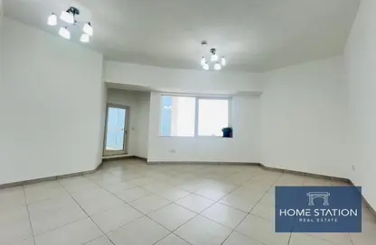 Apartment - 2 Bedrooms - 3 Bathrooms for rent in Blue Tower - Sheikh Zayed Road - Dubai