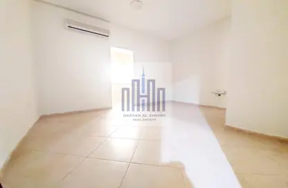 Apartment - 1 Bathroom for rent in Muwailih Building - Muwaileh - Sharjah