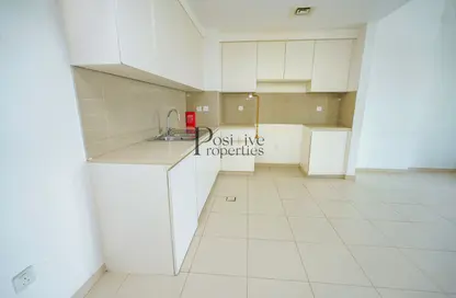 Apartment - 2 Bedrooms - 2 Bathrooms for rent in Zahra Breeze Apartments 2B - Zahra Breeze Apartments - Town Square - Dubai