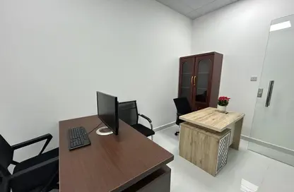 Office Space - Studio - 1 Bathroom for rent in Red Avenue - Al Garhoud - Dubai