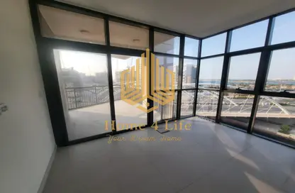 Apartment - 3 Bedrooms - 4 Bathrooms for sale in The View - Al Raha Beach - Abu Dhabi