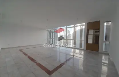 Apartment - 3 Bedrooms - 4 Bathrooms for rent in Hamdan Street - Abu Dhabi