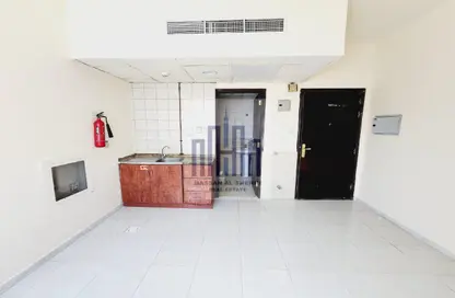 Apartment - 1 Bathroom for rent in Fire Station Road - Muwaileh - Sharjah