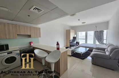 Apartment - 1 Bathroom for rent in Platinum Residence - Jumeirah Village Circle - Dubai