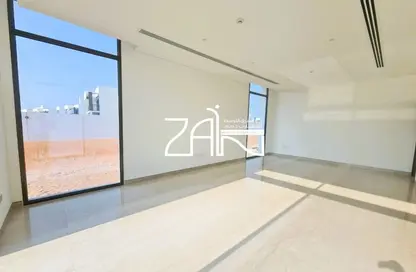 Villa - 5 Bedrooms - 7 Bathrooms for rent in Nad Al Dhabi - Al Jubail Island - Abu Dhabi