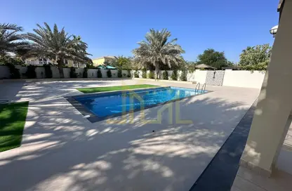 Villa - 5 Bedrooms - 6 Bathrooms for rent in Regional - Jumeirah Park - Dubai