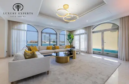 Villa - 6 Bedrooms - 5 Bathrooms for rent in Garden Homes Frond E - Garden Homes - Palm Jumeirah - Dubai