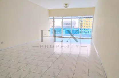 Apartment - 3 Bedrooms - 3 Bathrooms for rent in Sahara Tower - Sheikh Zayed Road - Dubai