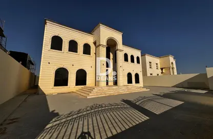 Villa - 6 Bedrooms for rent in Madinat Al Riyad - Abu Dhabi