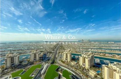 Apartment - 1 Bedroom - 2 Bathrooms for rent in The Palm Tower - Palm Jumeirah - Dubai