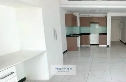 Apartment - 1 Bathroom for rent in Crystal Residence - Jumeirah Village Circle - Dubai