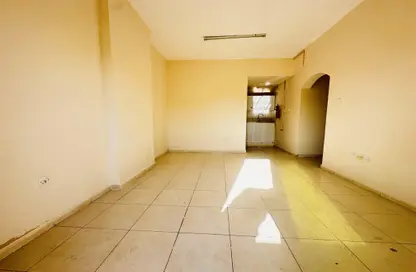 Apartment - 1 Bathroom for rent in Fire Station Road - Muwaileh - Sharjah