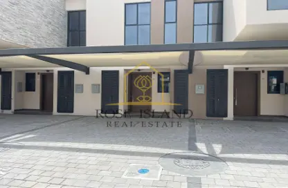 Townhouse - 2 Bedrooms - 3 Bathrooms for rent in Aldhay at Bloom Gardens - Bloom Gardens - Al Salam Street - Abu Dhabi