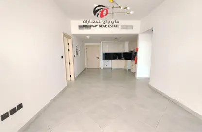 Apartment - 3 Bedrooms - 3 Bathrooms for rent in Binghatti Avenue - Al Jaddaf - Dubai