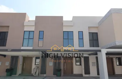 Townhouse - 2 Bedrooms - 3 Bathrooms for rent in Aldhay at Bloom Gardens - Bloom Gardens - Al Salam Street - Abu Dhabi