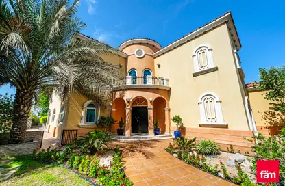 Villa - 5 Bedrooms - 6 Bathrooms for rent in Legacy - Jumeirah Park - Dubai