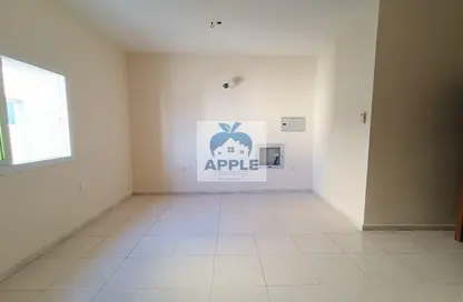 Apartment - 1 Bathroom for rent in Muwailih Building - Muwaileh - Sharjah