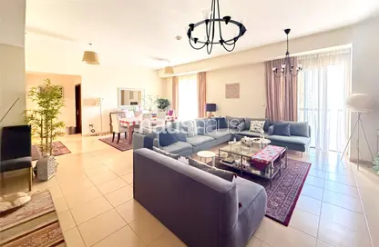 Apartment - 4 Bedrooms - 4 Bathrooms for sale in Rimal 5 - Rimal - Jumeirah Beach Residence - Dubai