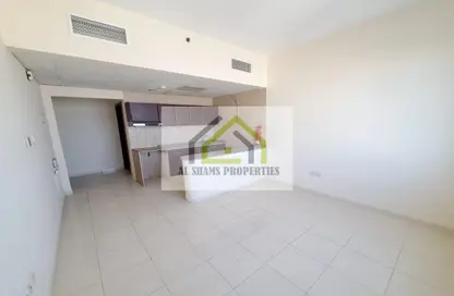 Apartment - 1 Bathroom for rent in Gulf Pearl Tower - Al Nahda - Sharjah