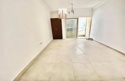 Apartment - 1 Bedroom - 2 Bathrooms for rent in Muwaileh 29 Building - Muwaileh - Sharjah