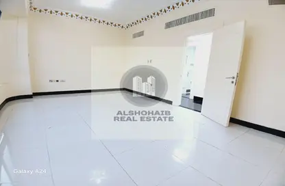 Apartment - 2 Bedrooms - 2 Bathrooms for rent in Al Muroor Tower - Muroor Area - Abu Dhabi