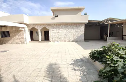 Villa - 5 Bedrooms - 5 Bathrooms for rent in Al Azra - Al Riqqa - Sharjah