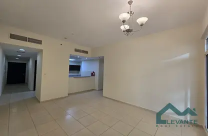 Apartment - 2 Bedrooms - 3 Bathrooms for rent in Mazaya 8 - Queue Point - Dubai Land - Dubai