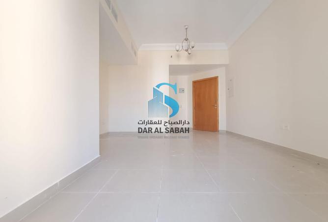 Apartment - 2 Bedrooms - 2 Bathrooms for rent in Al Hafeet Tower 8 - Al Nahda - Sharjah