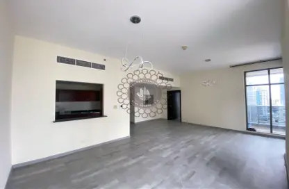 شقة - غرفة نوم - 2 حمامات للايجار في جرين ليكس 1 - (JLT) مجمع S - أبراج بحيرة الجميرا - دبي