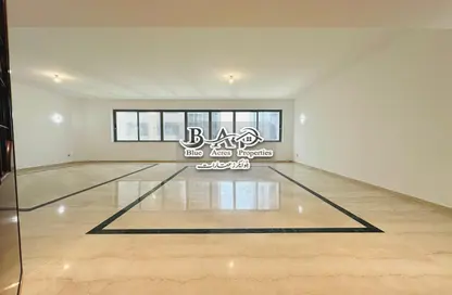 Apartment - 4 Bedrooms - 5 Bathrooms for rent in Emerald Tower - Khalifa Street - Abu Dhabi