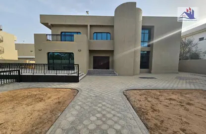 Villa - 4 Bedrooms - 6 Bathrooms for rent in Al Falaj - Al Riqqa - Sharjah