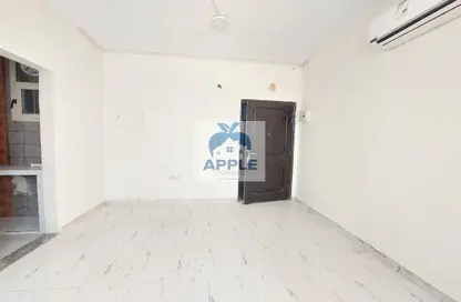 Apartment - 1 Bathroom for rent in Muwaileh 3 Building - Muwaileh - Sharjah