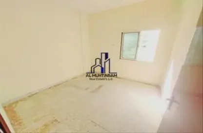 Apartment - 1 Bedroom - 1 Bathroom for rent in Al Dhahri Building - Al Shuwaiheen - Sharjah