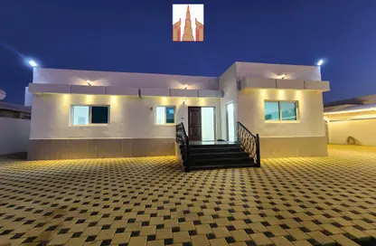 Villa - 3 Bedrooms - 4 Bathrooms for rent in Al Ramla - Halwan - Sharjah