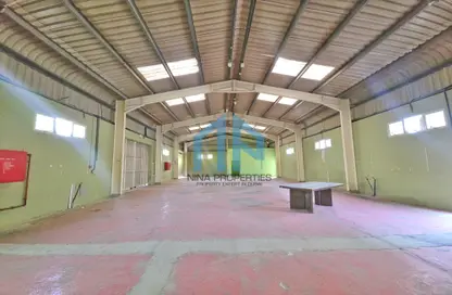 Warehouse - Studio - 3 Bathrooms for rent in Al Qusais Industrial Area 4 - Al Qusais Industrial Area - Al Qusais - Dubai