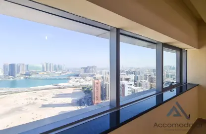 Apartment - 4 Bedrooms - 5 Bathrooms for rent in Silver Wave Tower - Al Mina - Abu Dhabi