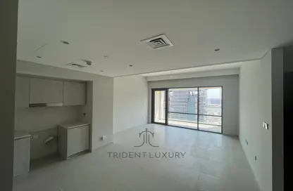 Apartment - 1 Bedroom - 2 Bathrooms for sale in Vida Residences Creek Beach - Creek Beach - Dubai Creek Harbour (The Lagoons) - Dubai