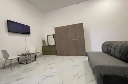 Apartment - 1 Bathroom for rent in Madinat Al Riyad - Abu Dhabi