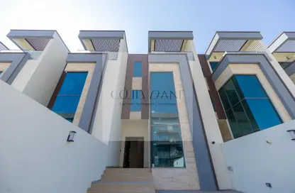 Villa - 4 Bedrooms - 5 Bathrooms for rent in Jumeirah Village Circle - Dubai