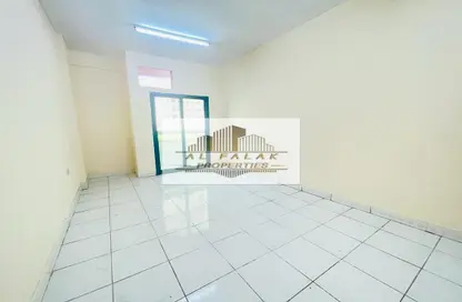 Apartment - 2 Bedrooms - 1 Bathroom for rent in Saeed Al Alami Building - Al Taawun - Sharjah