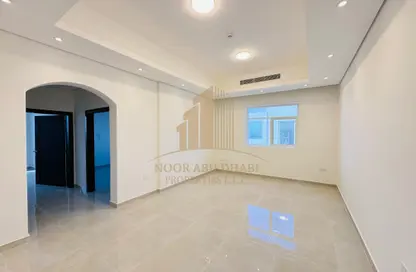 Apartment - 2 Bedrooms - 2 Bathrooms for rent in Hai Al Qalaa - Al Jaheli - Al Ain