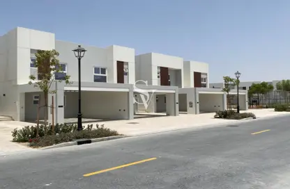 Townhouse - 4 Bedrooms - 5 Bathrooms for sale in Amaranta 3 - Villanova - Dubai Land - Dubai