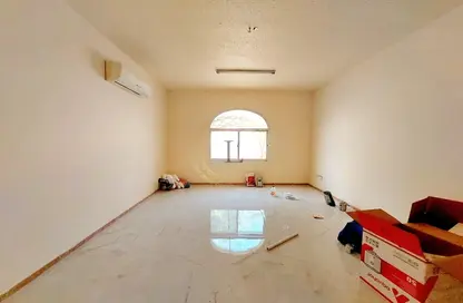 Apartment - 1 Bedroom - 1 Bathroom for rent in Hai Al Murabbaa - Central District - Al Ain