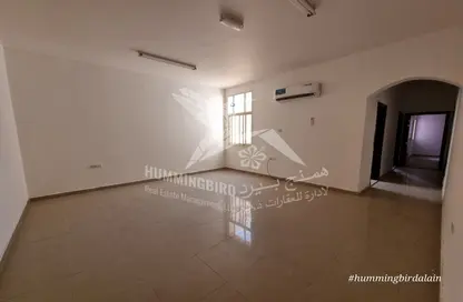 Apartment - 2 Bedrooms - 2 Bathrooms for rent in Al Dafeinah - Asharej - Al Ain