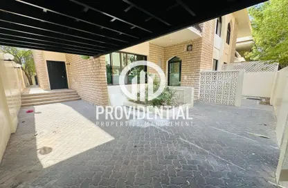 Villa - 4 Bedrooms - 5 Bathrooms for rent in Al Khalidiya - Abu Dhabi