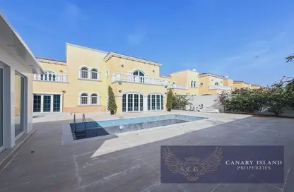 Villa - 5 Bedrooms - 6 Bathrooms for rent in Legacy - Jumeirah Park - Dubai