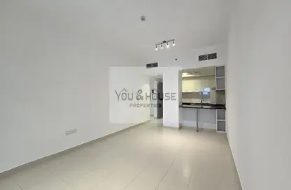 Apartment - 1 Bedroom - 2 Bathrooms for rent in Oxford Building - Jumeirah Village Circle - Dubai