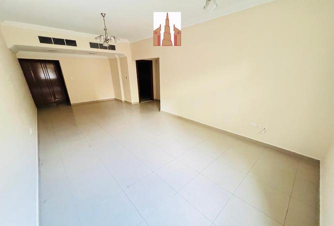 Apartment - 1 Bedroom - 2 Bathrooms for rent in Muwaileh Commercial - Sharjah